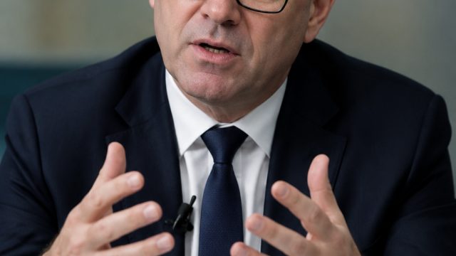 Navigating Fragmentation: Andy Burnham's Challenge in Today's Political Landscape | link alternatif