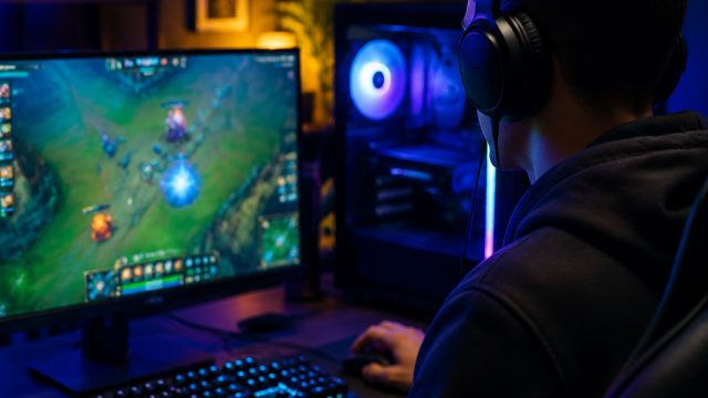 The Rise of Online Gaming: Trends Shaping the Industry Today