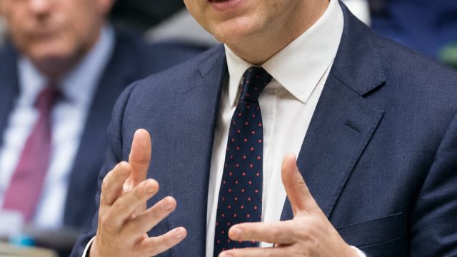 Understanding Economic Stability: Insights from Darren Jones on UK Fiscal Policies | wevere, cara ma
